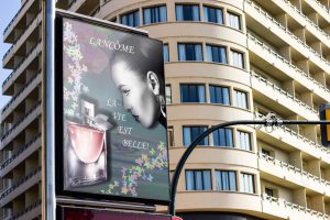 mockup-avec-affiche-lancome-1-en-hérité